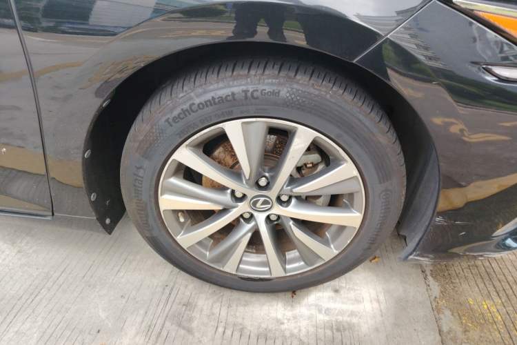 Used Lexus ES 2018 300h Premier Edition China VI Standard Right Front Wheel Hub