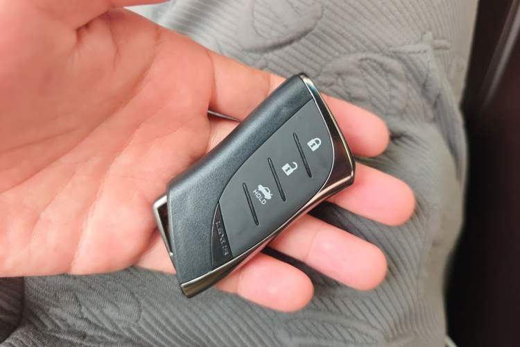 Used Lexus ES 2018 200 Excellence Edition China V Standard Vehicle Key