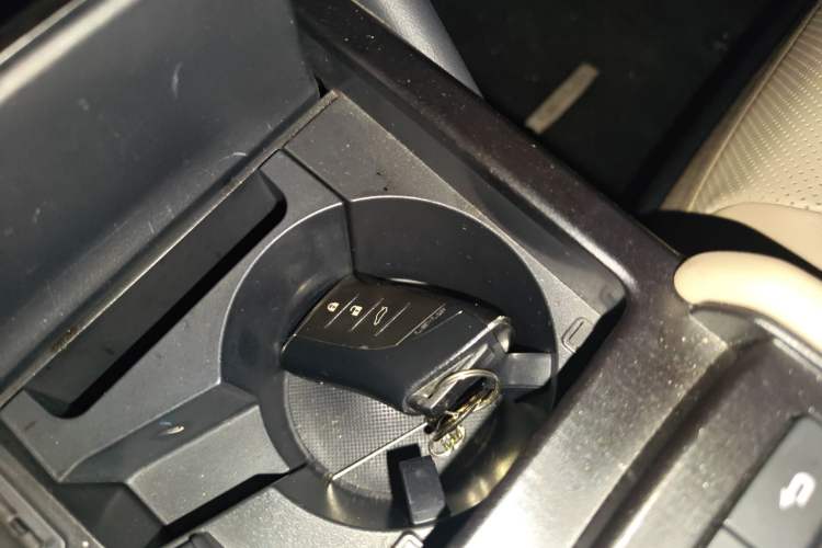 Used Lexus ES 2018 300h Premier Edition China VI Standard Vehicle Key