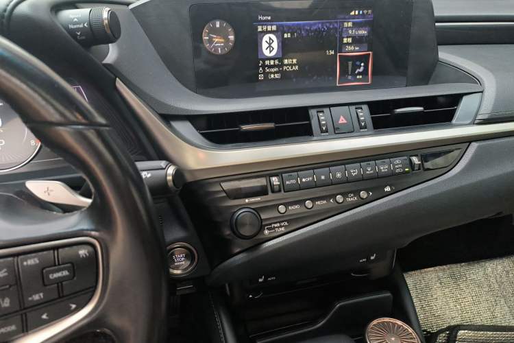Used Lexus ES 2018 200 Excellence Edition China VI Standard Audio And AC Panel