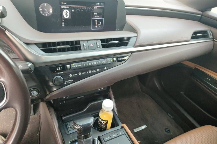 Used Lexus ES 2018 200 Excellence Edition China VI Standard Audio And AC Panel
