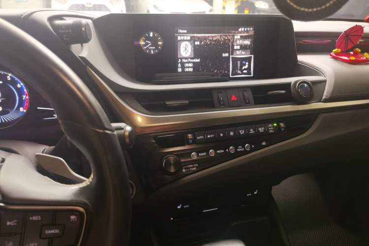 Used Lexus ES 2018 200 Excellence Edition China VI Standard Audio And AC Panel