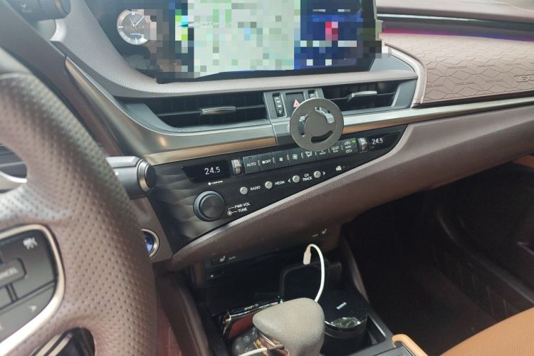 Used Lexus ES 2018 300h Premier Edition China VI Standard Audio And AC Panel