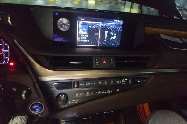 Used Lexus ES 2018 300h Premium Edition China V Standard Audio And AC Panel