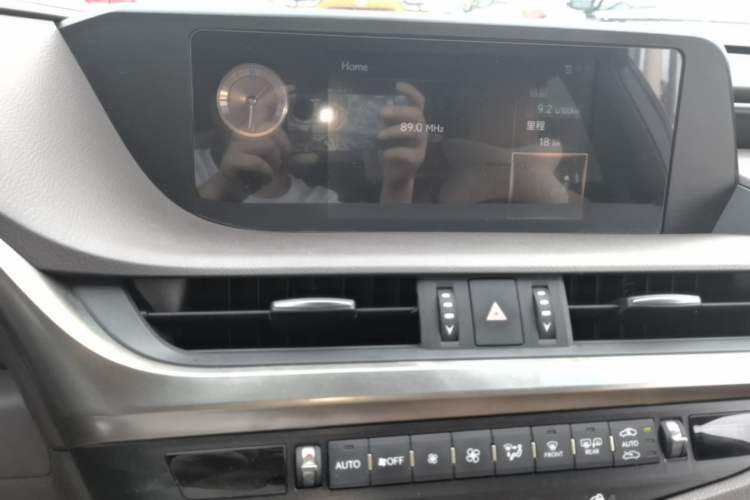 Used Lexus ES 2018 200 Excellence Edition China V Standard Audio And AC Panel