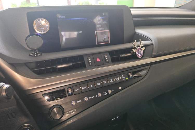 Used Lexus ES 2018 200 Excellence Edition China V Standard Audio And AC Panel