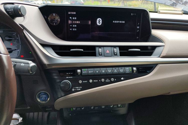Used Lexus ES 2018 300h Executive Version China V Standard Audio And AC Panel