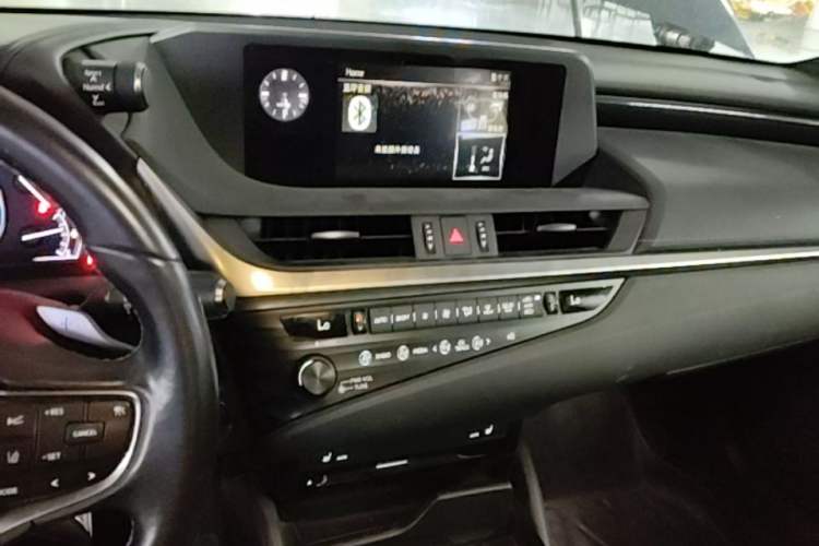 Used Lexus ES 2018 300h Premier Edition China VI Standard Audio And AC Panel