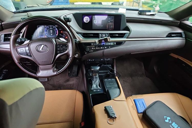 Used Lexus ES 2018 200 Luxury Edition China V Standard Center Console