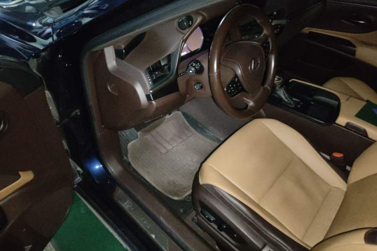 Used Lexus ES 2018 200 Excellence Edition China V Standard Driver Seat