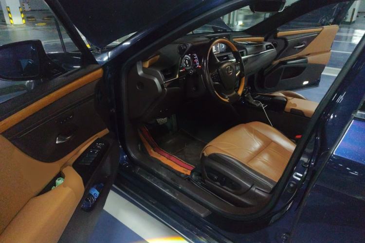 Used Lexus ES 2018 300h Premium Edition China V Standard Driver Seat