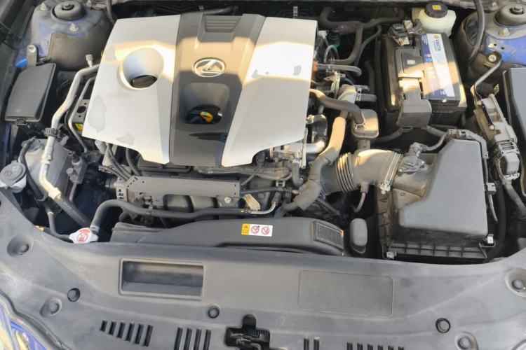 Used Lexus ES 2018 260 F SPORT China VI Engine Bay