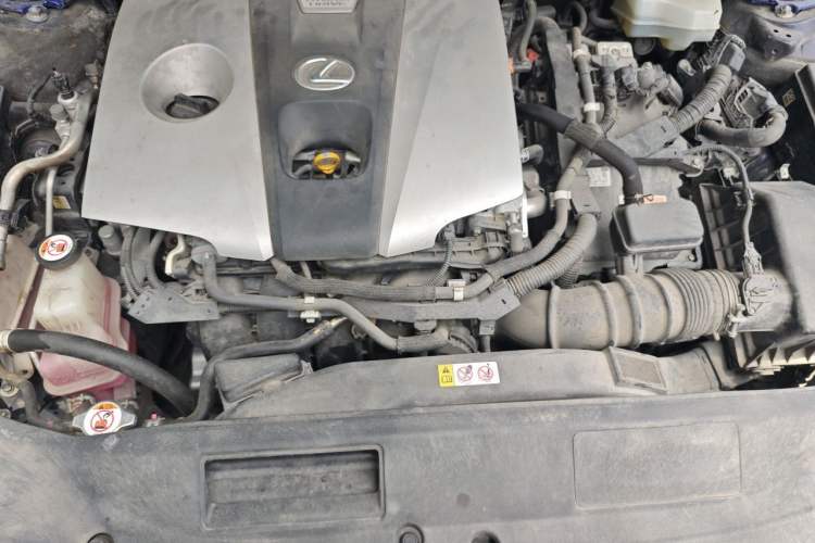 Used Lexus ES 2018 300h Premier Edition China VI Standard Engine Bay