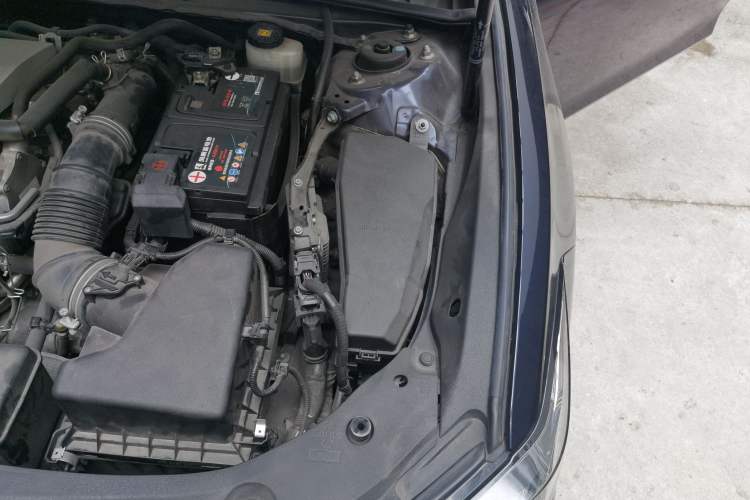 Used Lexus ES 2018 200 Excellence Edition China VI Standard Engine Bay Left