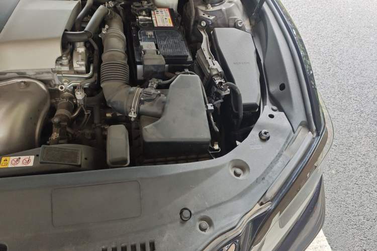 Used Lexus ES 2018 200 Excellence Edition China VI Standard Engine Bay Left