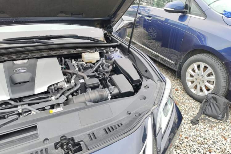 Used Lexus ES 2018 300h Premier Edition China V Standard Engine Bay Left
