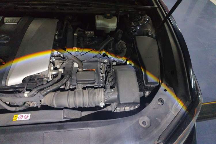 Used Lexus ES 2018 300h Premium Edition China V Standard Engine Bay Left