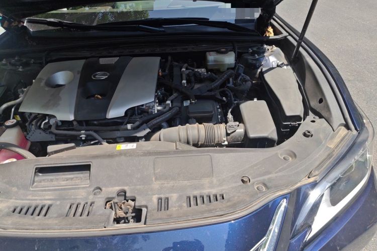 Used Lexus ES 2018 300h Premier Edition China V Standard Engine Bay Left