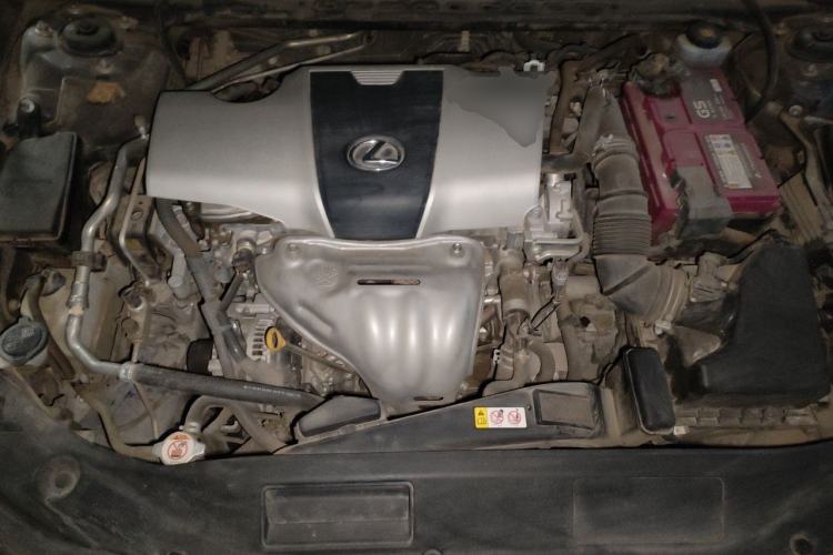 Used Lexus ES 2018 200 Excellence Edition China V Standard Engine Bay