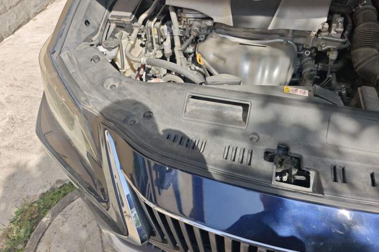 Used Lexus ES 2018 200 Excellence Edition China V Standard Engine Bay Right