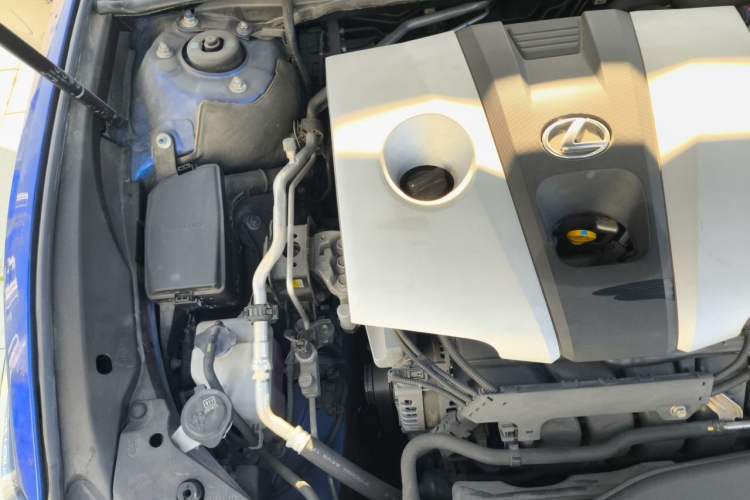 Used Lexus ES 2018 260 F SPORT China VI Engine Bay Right