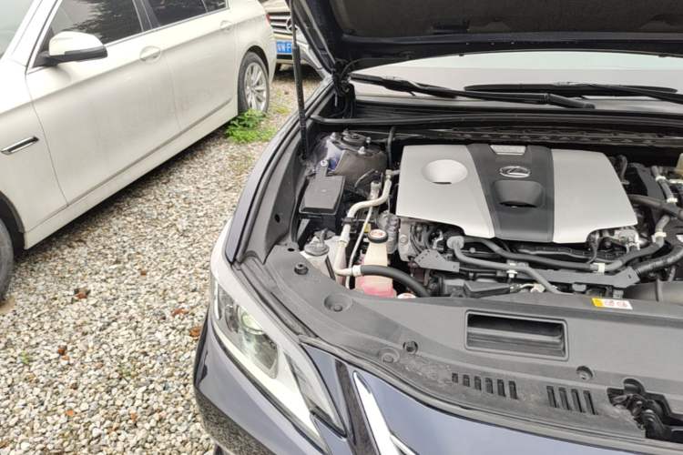 Used Lexus ES 2018 300h Premier Edition China V Standard Engine Bay Right