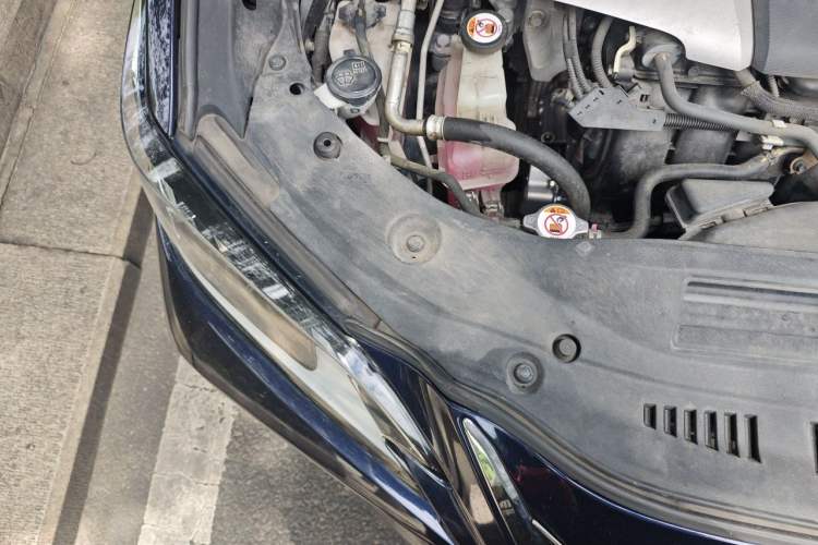 Used Lexus ES 2018 300h Premier Edition China VI Standard Engine Bay Right