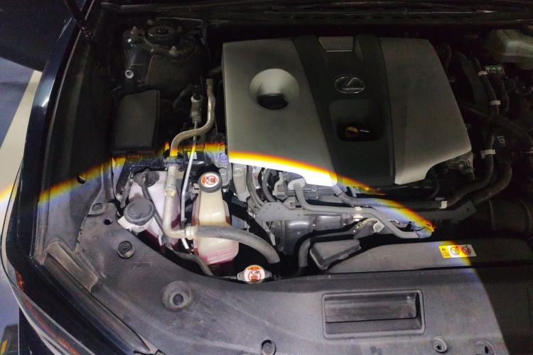 Used Lexus ES 2018 300h Premium Edition China V Standard Engine Bay Right