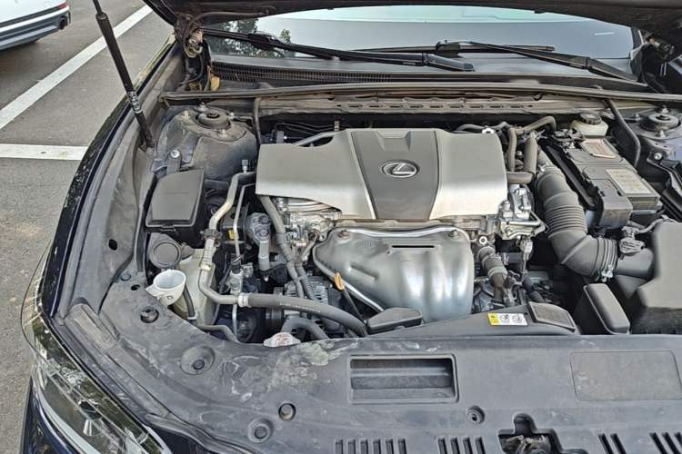 Used Lexus ES 2018 200 Excellence Edition China V Standard Engine Bay Right