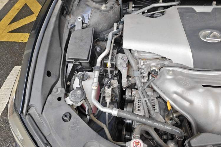 Used Lexus ES 2018 200 Excellence Edition China V Standard Engine Bay Right