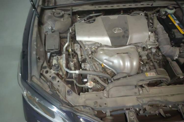 Used Lexus ES 2018 200 Excellence Edition China V Standard Engine Bay Right