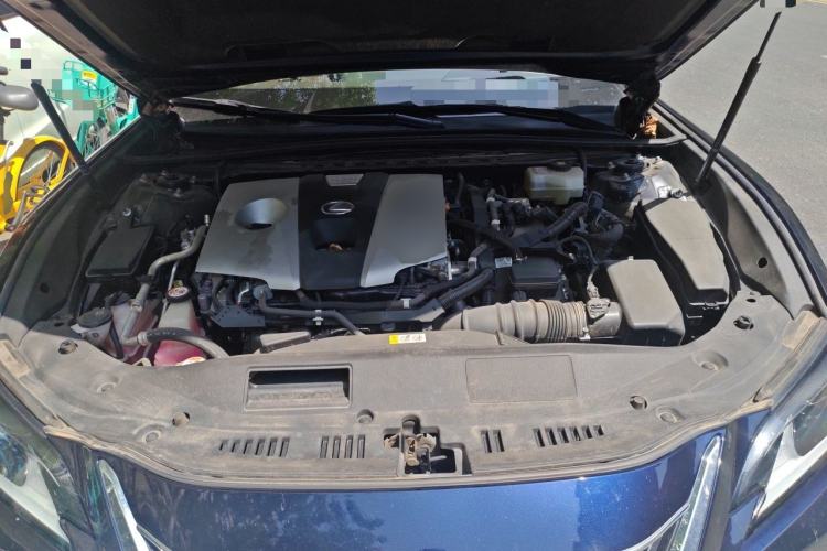 Used Lexus ES 2018 300h Premier Edition China V Standard Engine Bay