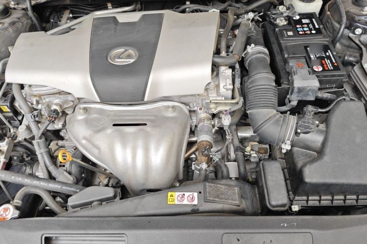 Used Lexus ES 2018 200 Excellence Edition China V Standard Engine Bay