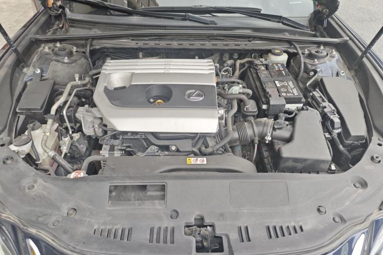 Used Lexus ES 2018 200 Luxury Edition China VI Engine Bay