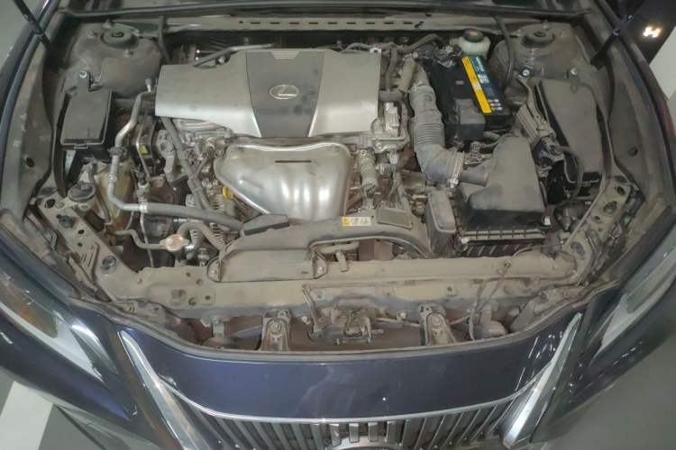 Used Lexus ES 2018 200 Excellence Edition China V Standard Engine Bay