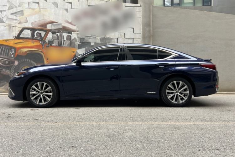 Used Lexus ES 2018 300h Premier Edition China VI Standard Exterior 1