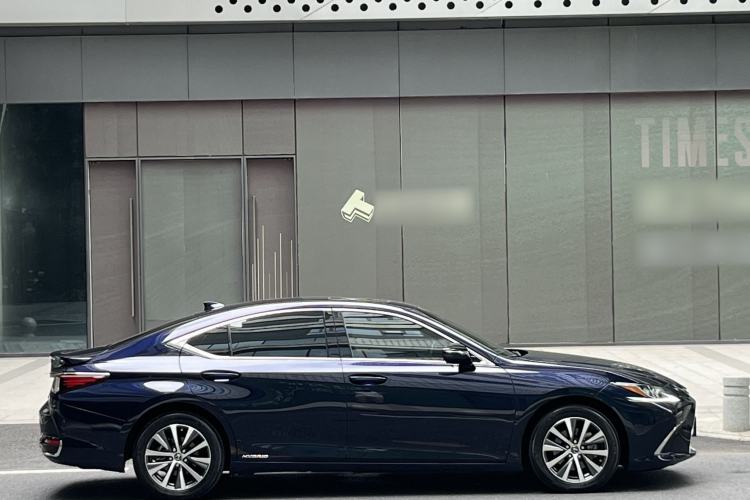 Used Lexus ES 2018 300h Premier Edition China V Standard Exterior 11