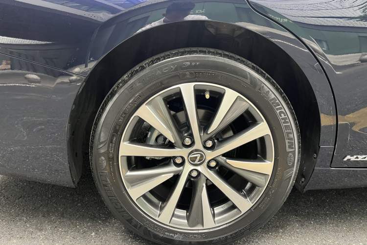 Used Lexus ES 2018 300h Premier Edition China V Standard Exterior 12