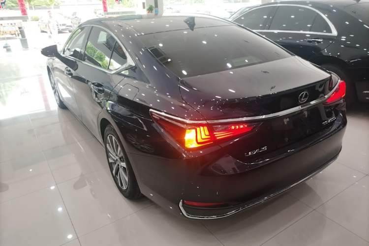 Used Lexus ES 2018 200 Excellence Edition China V Standard Exterior 2