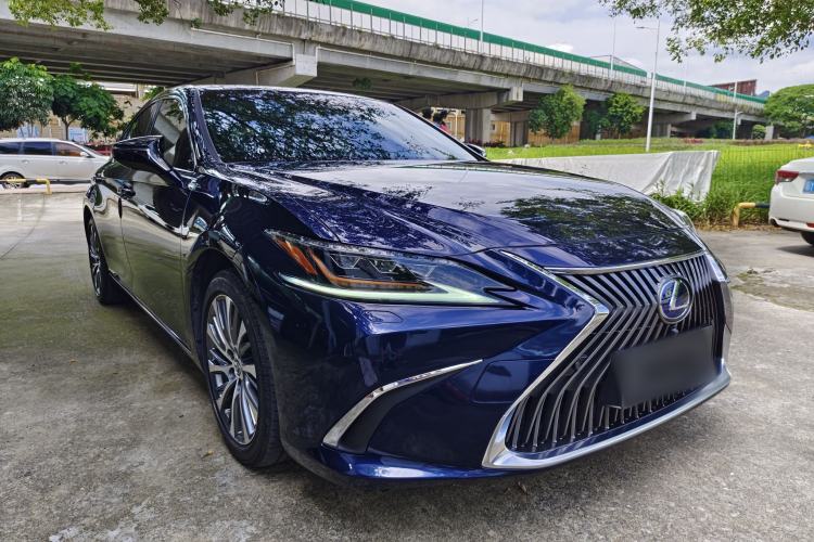 Used Lexus ES 2018 300h Premium Edition China VI Standard Exterior 2