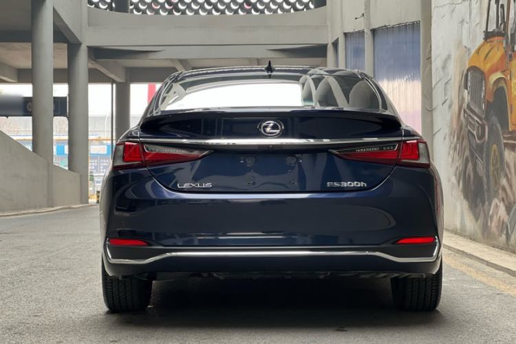 Used Lexus ES 2018 300h Premier Edition China VI Standard Exterior 3