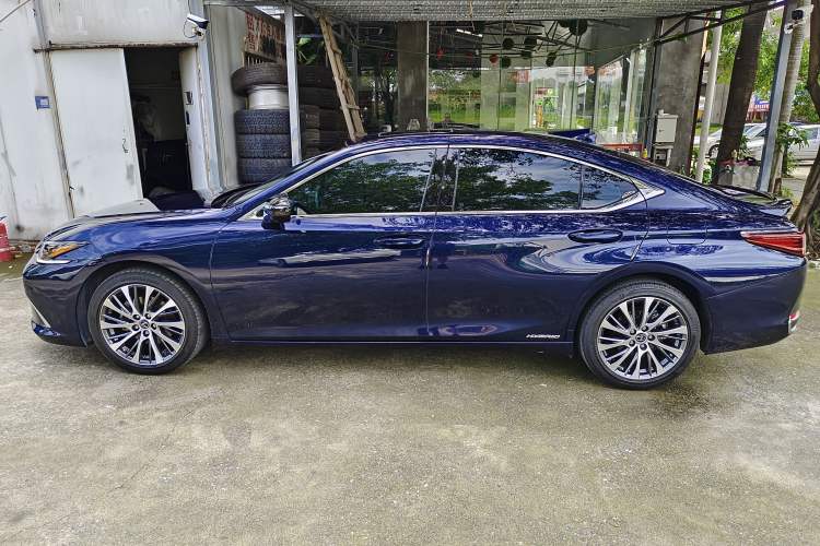 Used Lexus ES 2018 300h Premium Edition China VI Standard Exterior 3