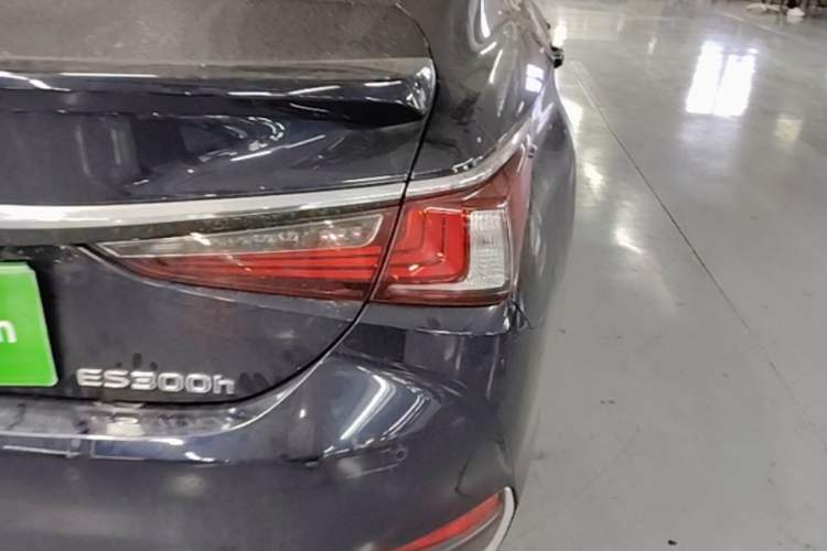 Used Lexus ES 2018 300h Premier Edition China VI Standard Exterior 3
