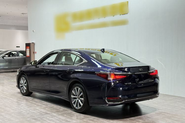 Used Lexus ES 2018 200 Excellence Edition China V Standard Exterior 4