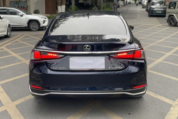 Used Lexus ES 2018 200 Excellence Edition China V Standard Exterior 4