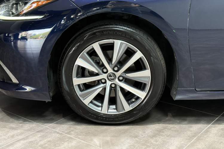 Used Lexus ES 2018 200 Excellence Edition China V Standard Exterior 6