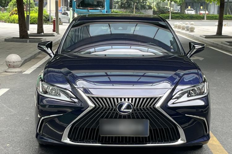 Used Lexus ES 2018 300h Premier Edition China V Standard Exterior 6
