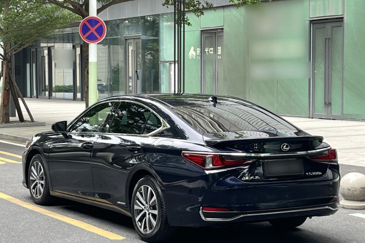 Used Lexus ES 2018 300h Premier Edition China V Standard Exterior 8