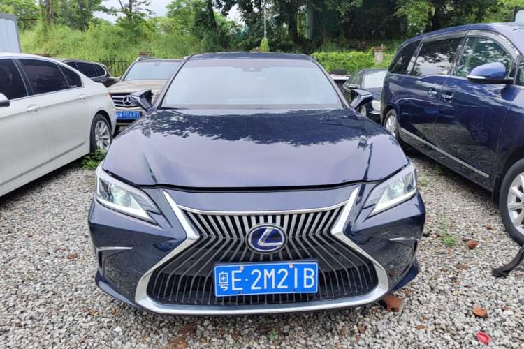 Used Lexus ES 2018 300h Premier Edition China V Standard Front