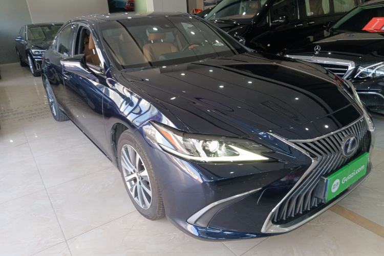 Used Lexus ES 2018 300h Premier Edition China VI Standard Front Right 45 Deg